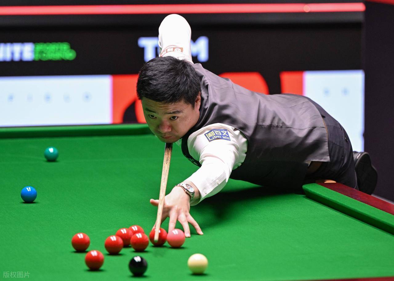 晚间亮相 晚间亮相